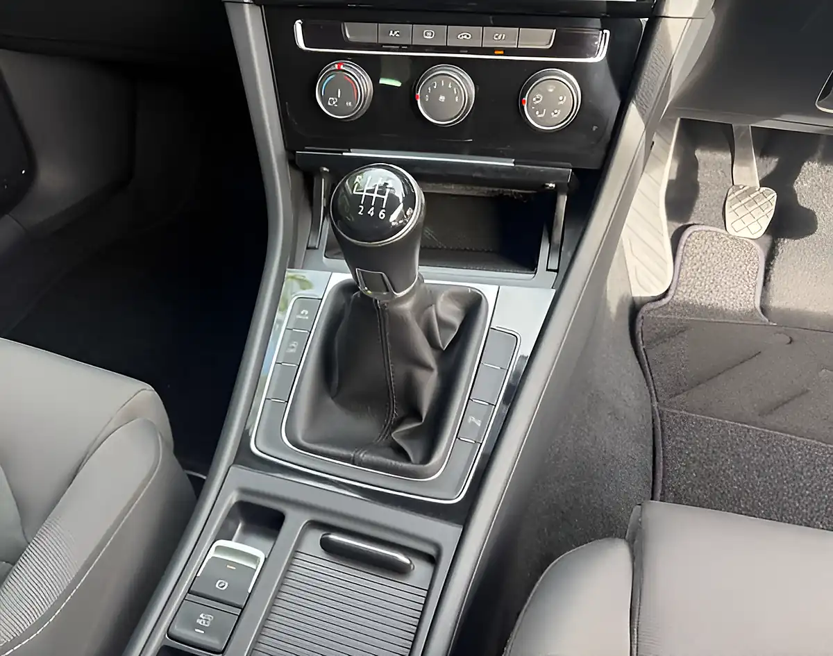 Used 2019 Volkswagen Golf GT Tungsten Silver - Interior and Exterior details 14