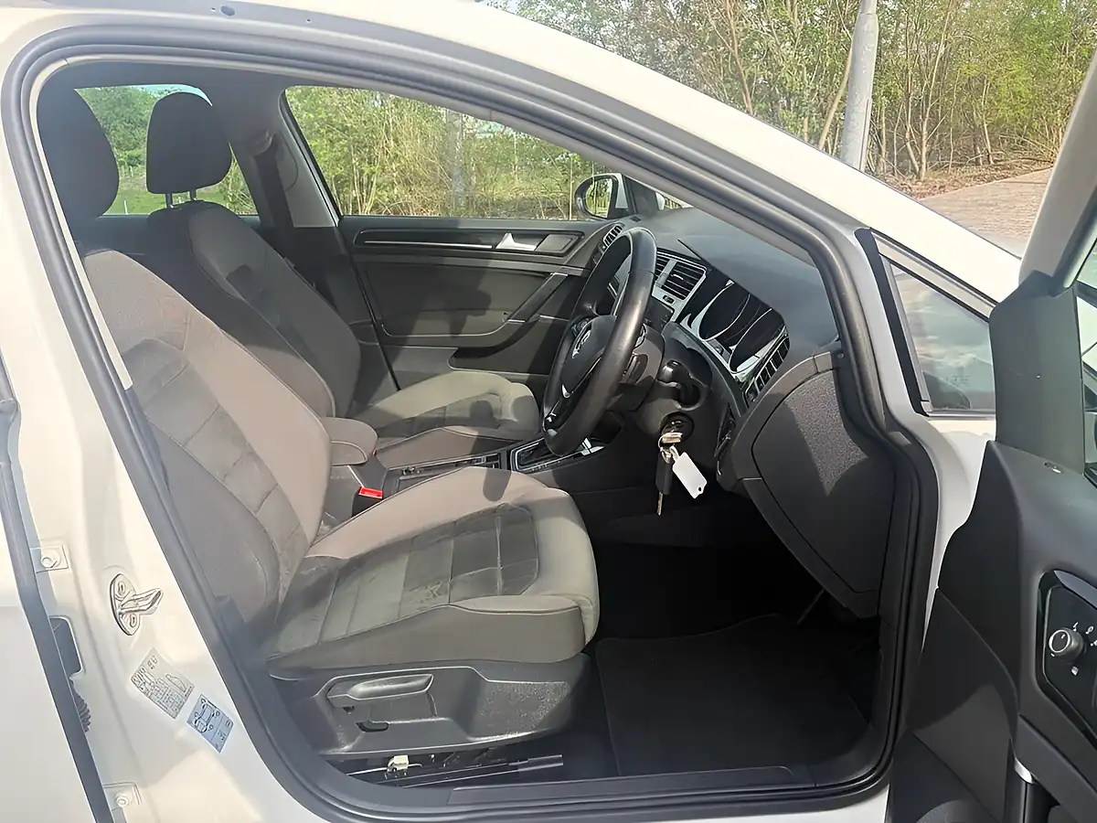 Used 2019 Volkswagen Golf GT White - Interior and Exterior details 11
