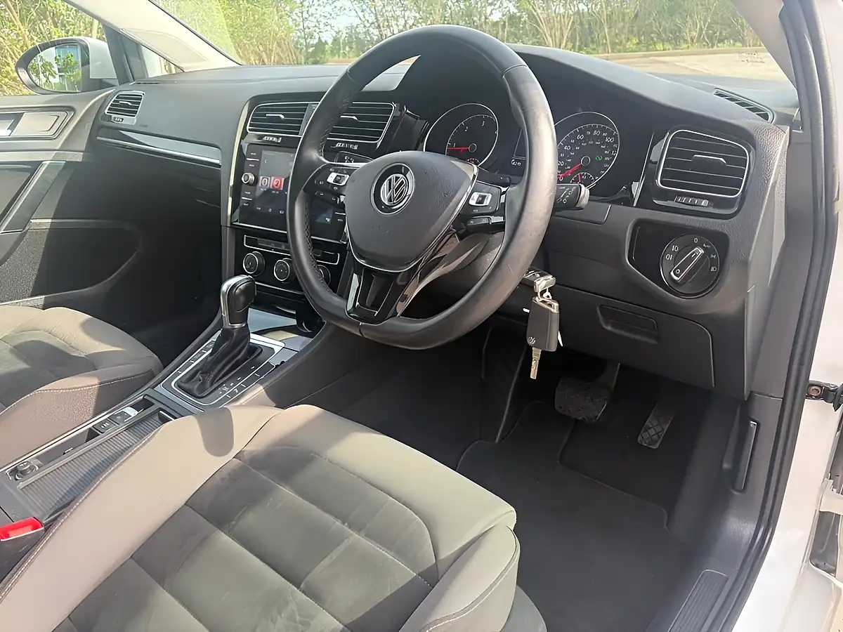 Used 2019 Volkswagen Golf GT White - Interior and Exterior details 13