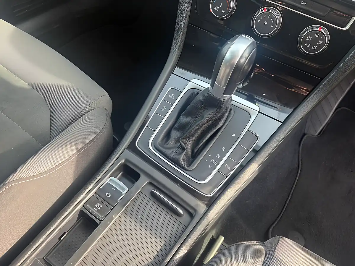 Used 2019 Volkswagen Golf GT White - Interior and Exterior details 18