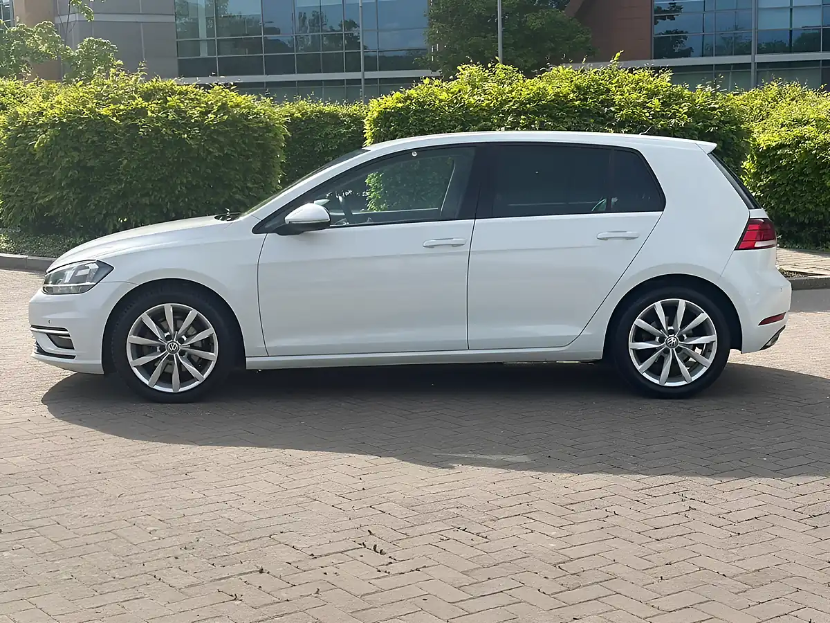 Used 2019 Volkswagen Golf GT White - Interior and Exterior details 7