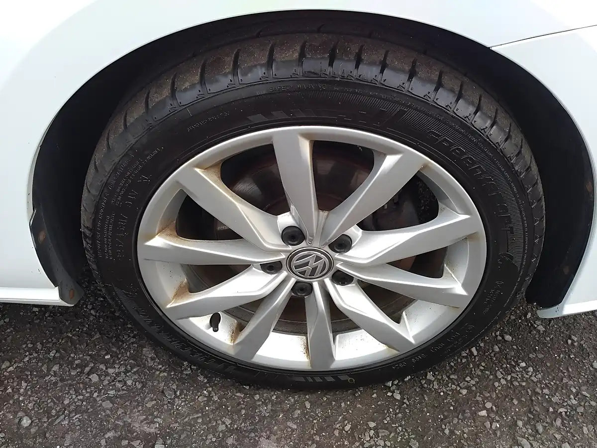 Used 2019 Volkswagen Golf GT White - Interior and Exterior details 12
