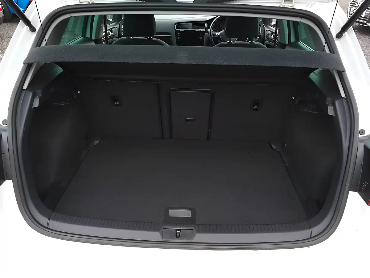 Used 2019 Volkswagen Golf GT White - Interior and Exterior details 17