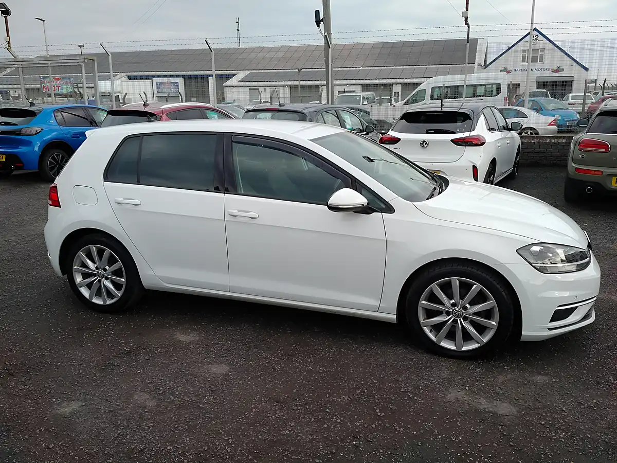 Used 2019 Volkswagen Golf GT White - Interior and Exterior details 8