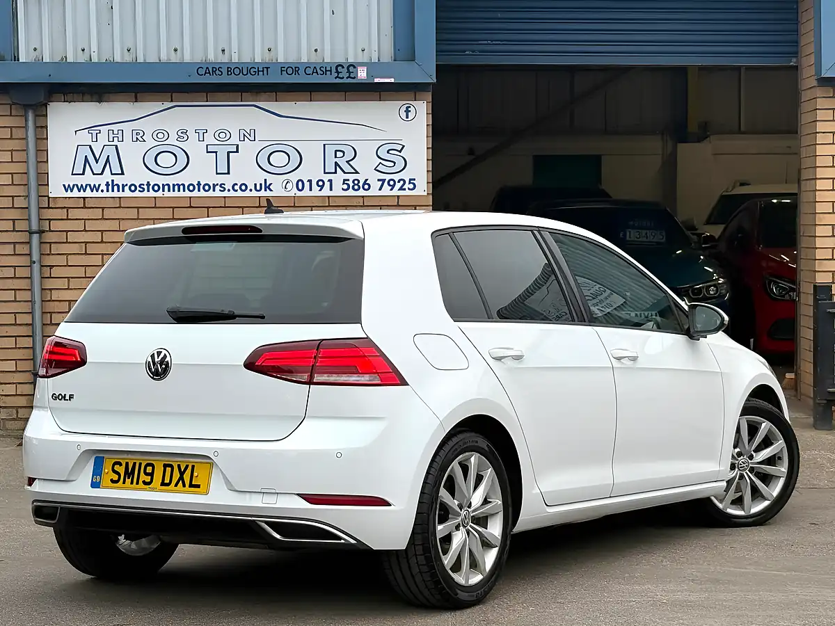 Used 2019 Volkswagen Golf GT White - Interior and Exterior details 4