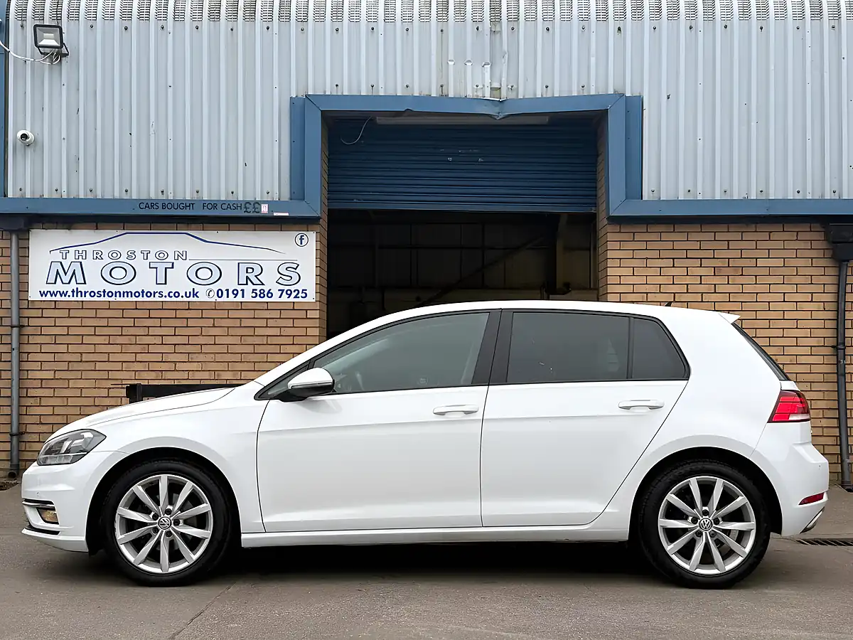 Used 2019 Volkswagen Golf GT White - Interior and Exterior details 5