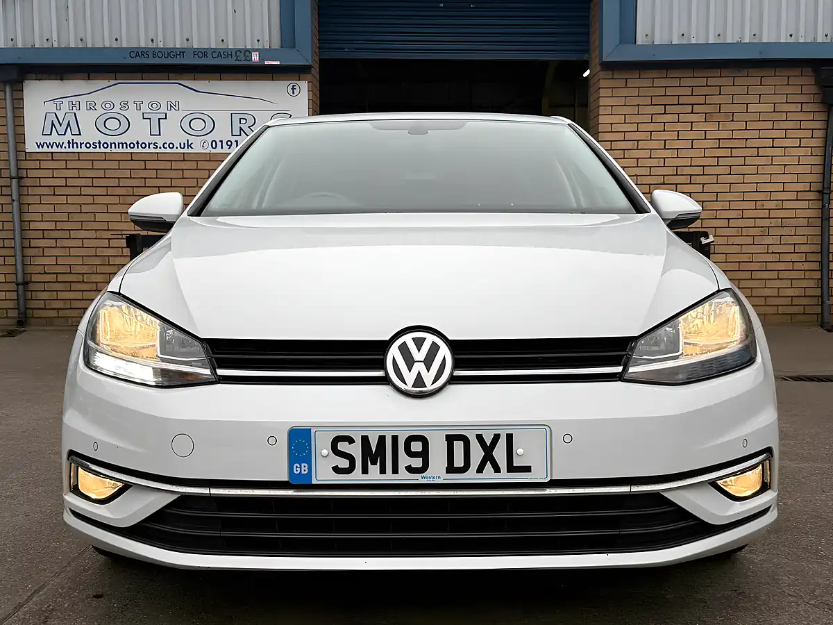 Used 2019 Volkswagen Golf GT White - Interior and Exterior details 7