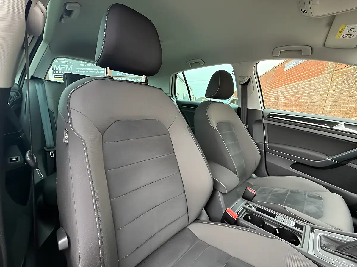 Used 2019 Volkswagen Golf GT White - Interior and Exterior details 10