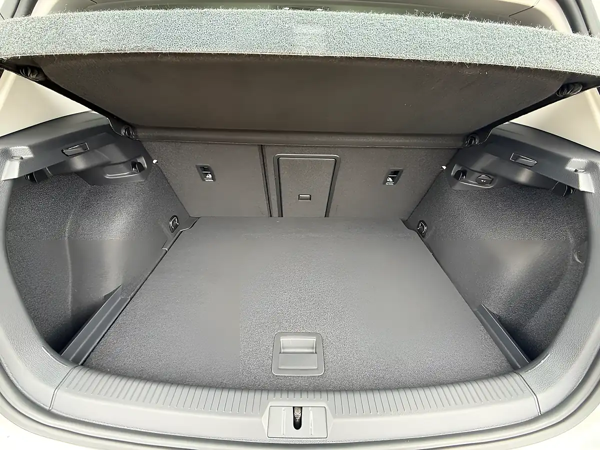 Used 2019 Volkswagen Golf GT White - Interior and Exterior details 16