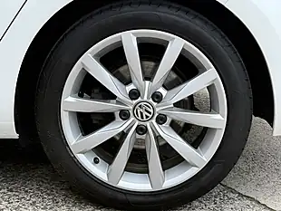 Used 2019 Volkswagen Golf GT White - Interior and Exterior details 17