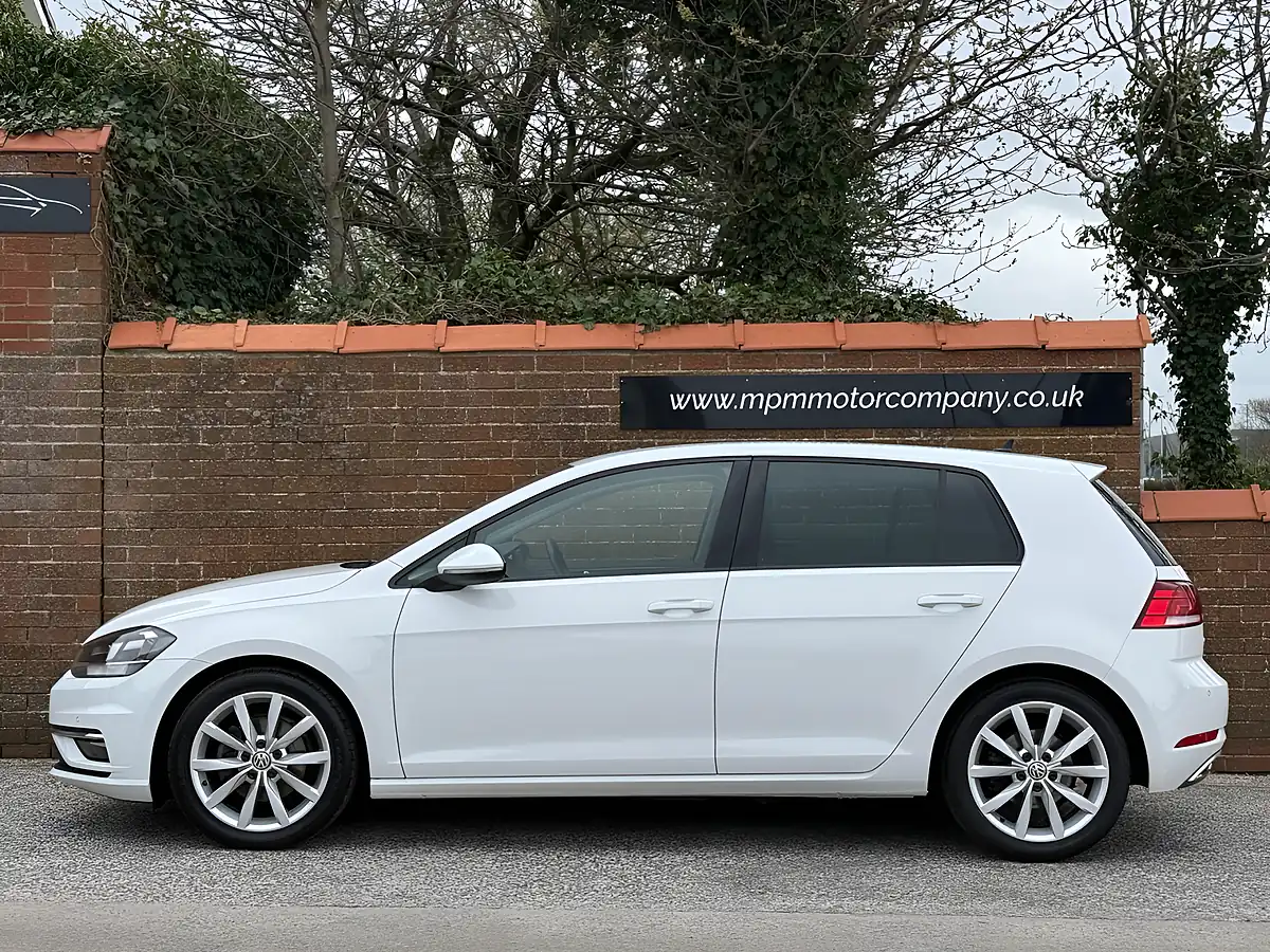 Used 2019 Volkswagen Golf GT White - Interior and Exterior details 4