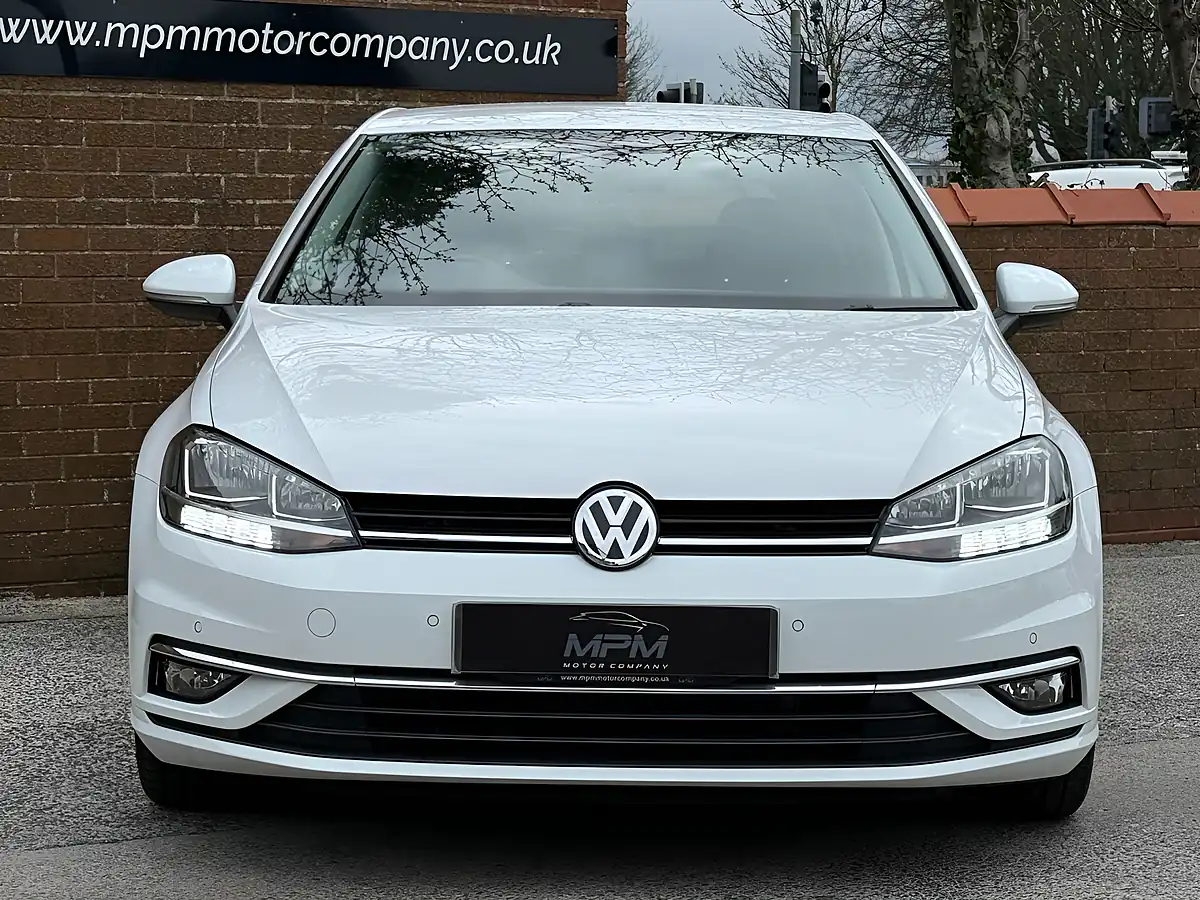 Used 2019 Volkswagen Golf GT White - Interior and Exterior details 7
