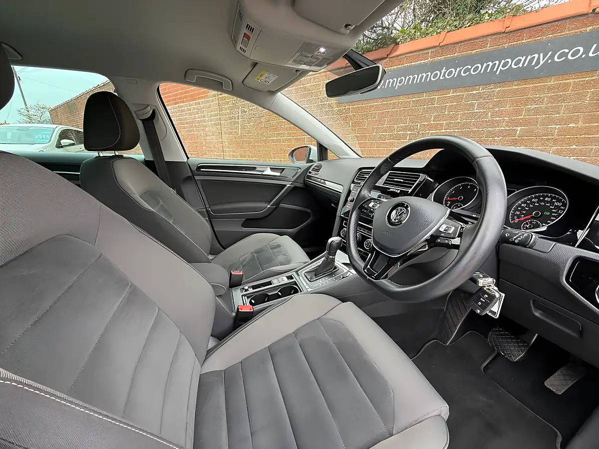 Used 2019 Volkswagen Golf GT White - Interior and Exterior details 9