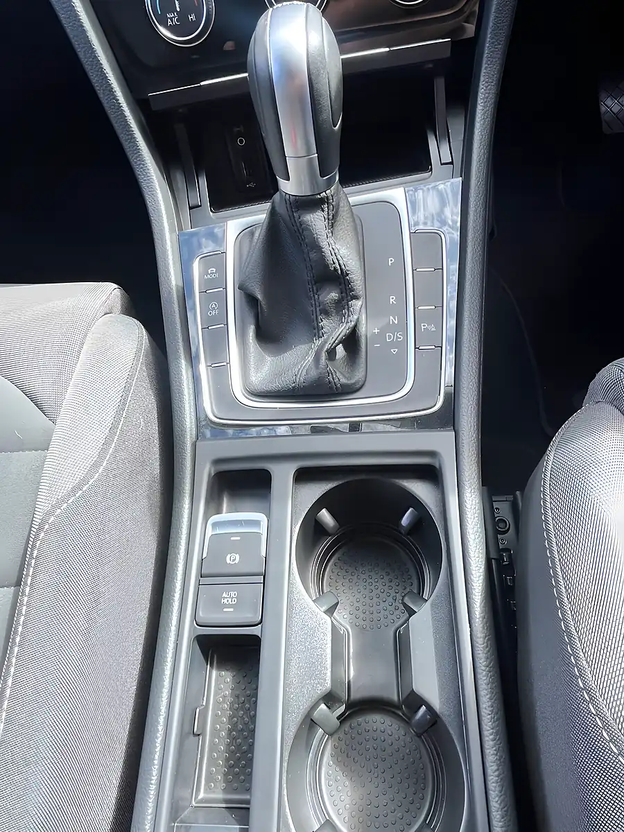 Used 2019 Volkswagen Golf GT White - Interior and Exterior details 18