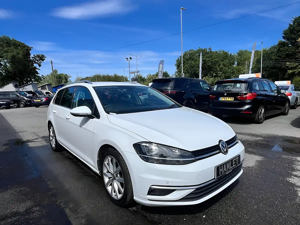 Used 2019 Volkswagen Golf GT White - Interior and Exterior details 7