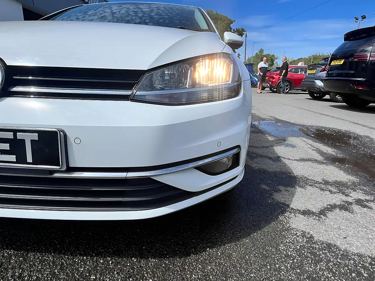 Used 2019 Volkswagen Golf GT White - Interior and Exterior details 9