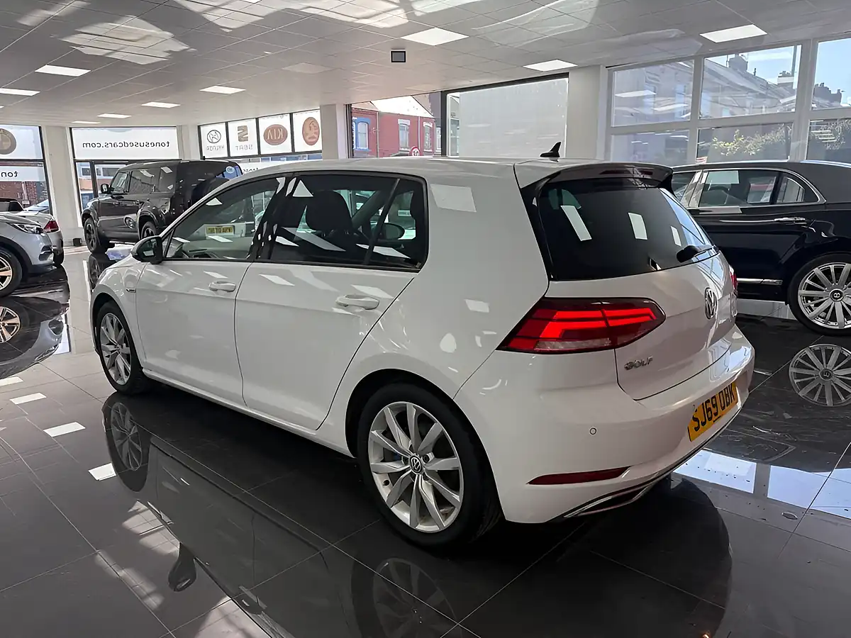 Used 2019 Volkswagen Golf GT White - Interior and Exterior details 11