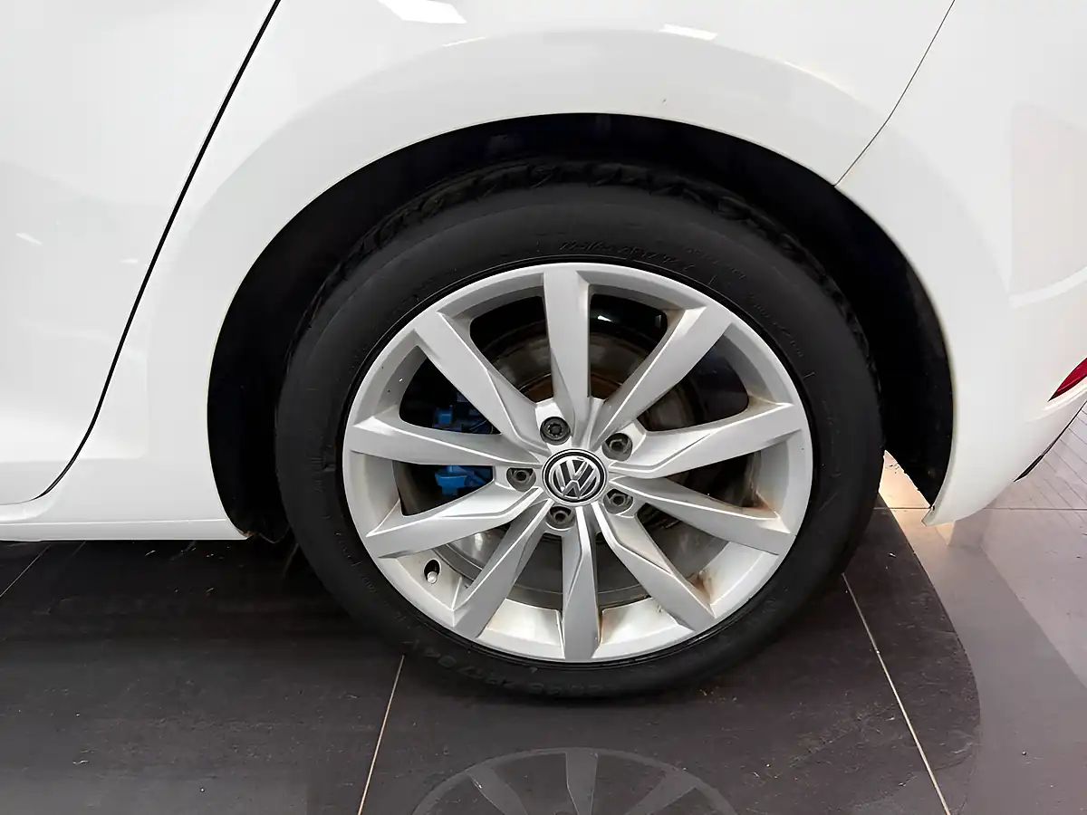 Used 2019 Volkswagen Golf GT White - Interior and Exterior details 12
