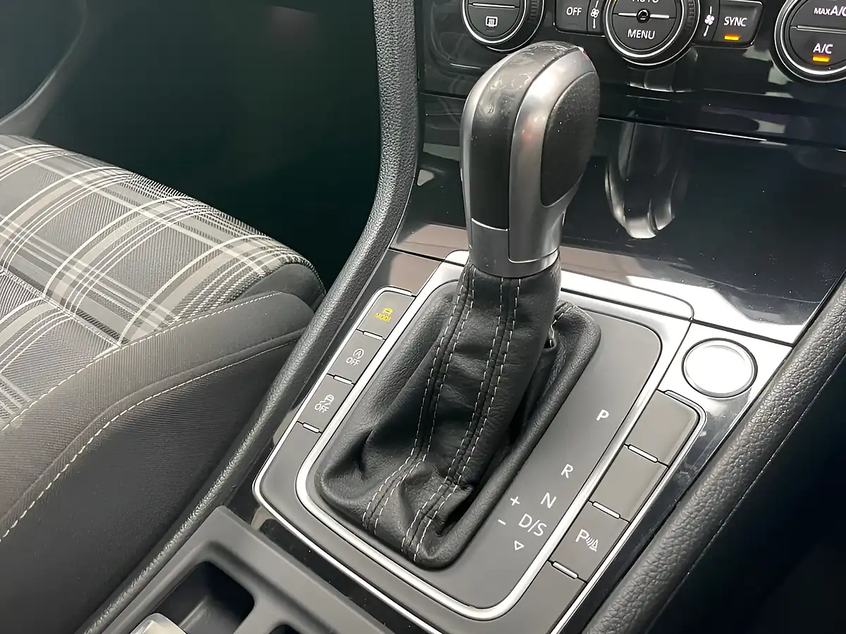 Used 2019 Volkswagen Golf Gtd Black - Interior and Exterior details 20