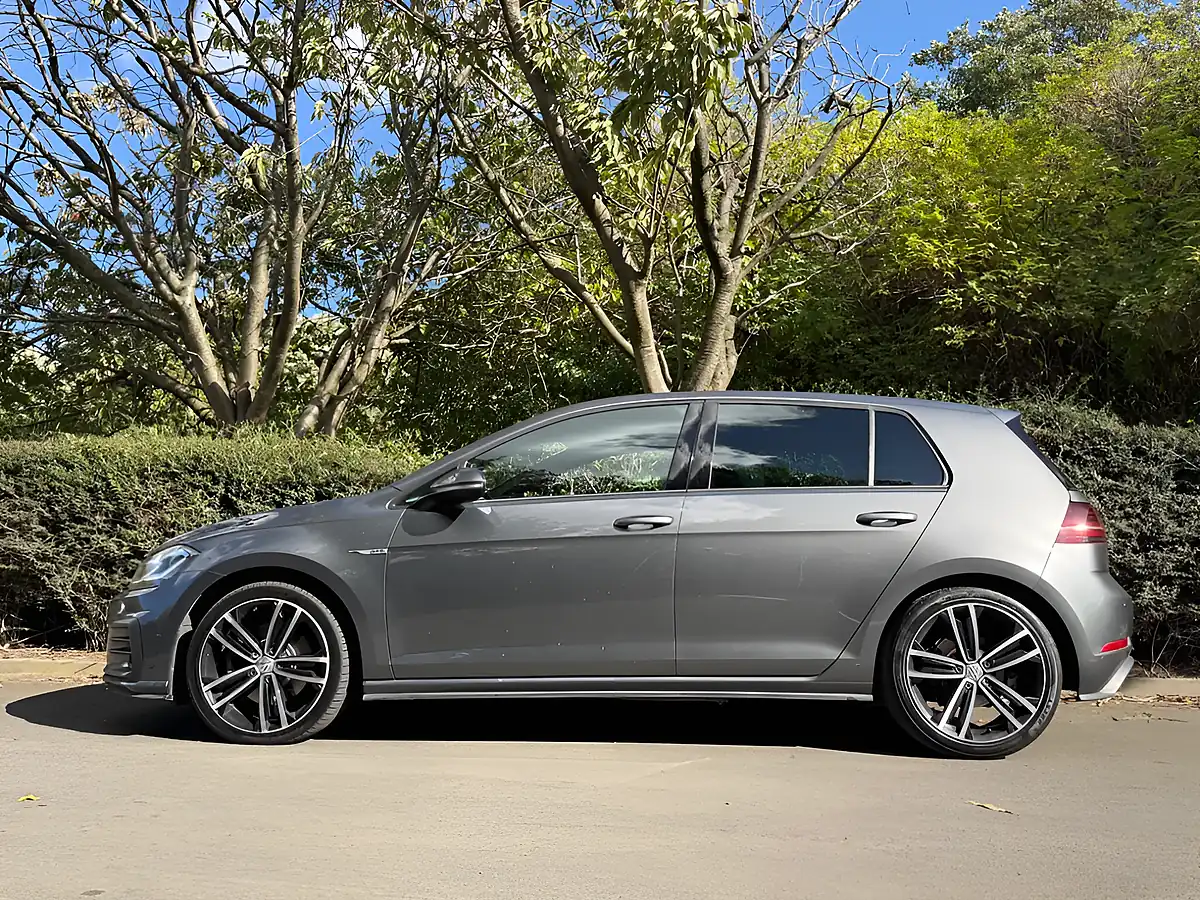 Used 2019 Volkswagen Golf Gtd Indium Grey - Interior and Exterior details 11