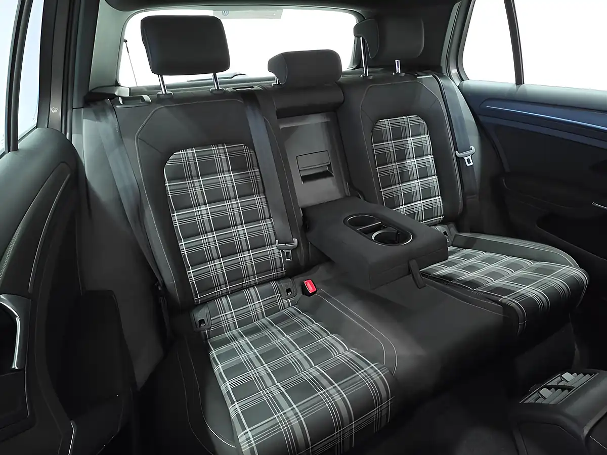 Used 2019 Volkswagen Golf Gtd Silver - Interior and Exterior details 14