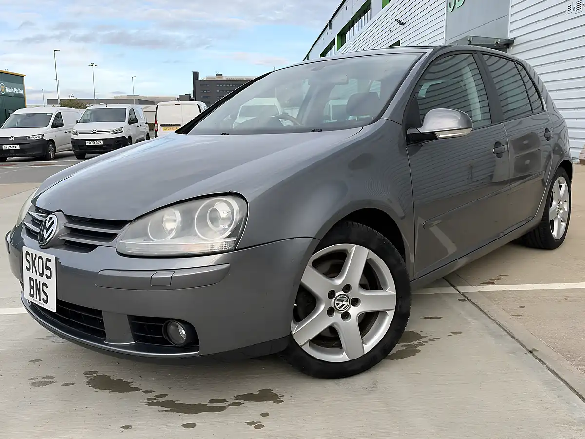 Used 2019 Volkswagen Golf GTI Grey - Interior and Exterior details 4
