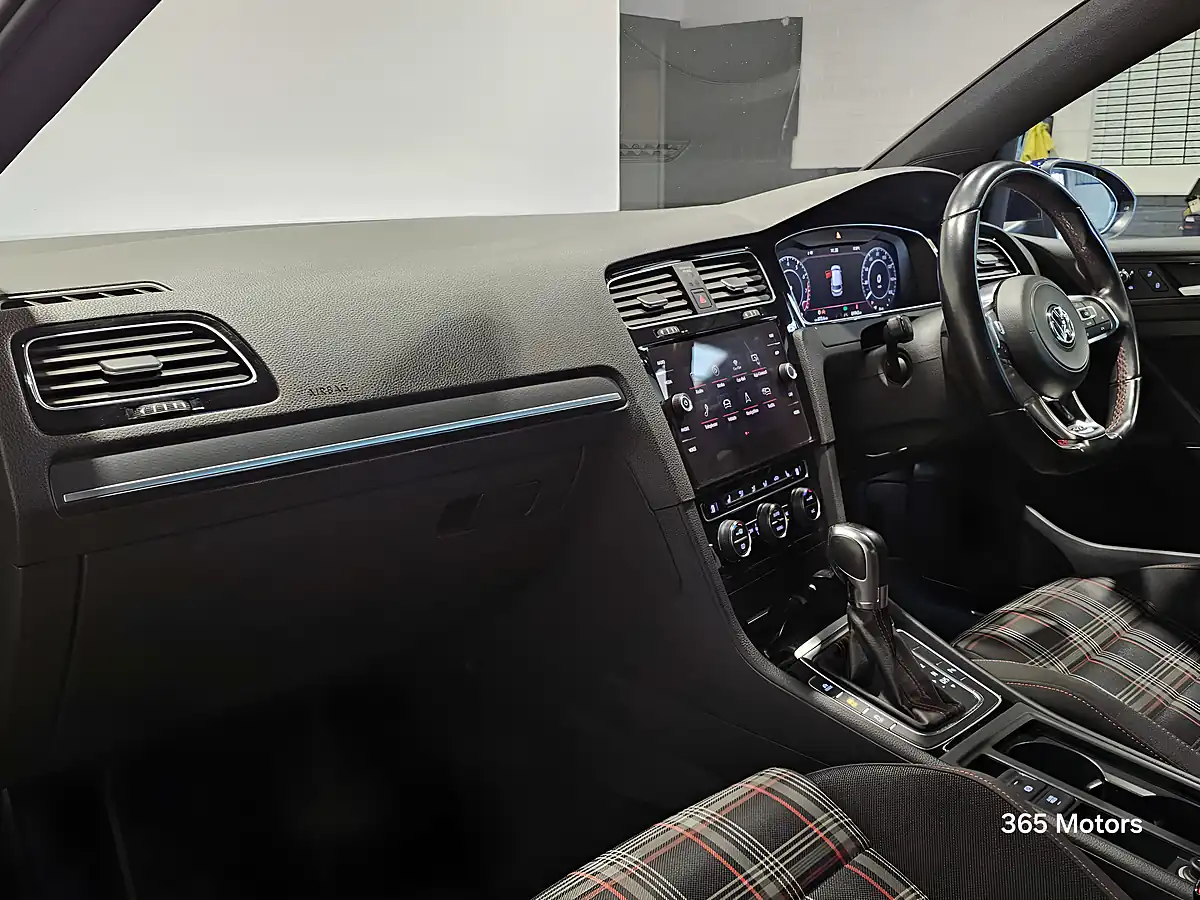 Used 2019 Volkswagen Golf GTI Performance Atlantic Blue - Interior and Exterior details 4