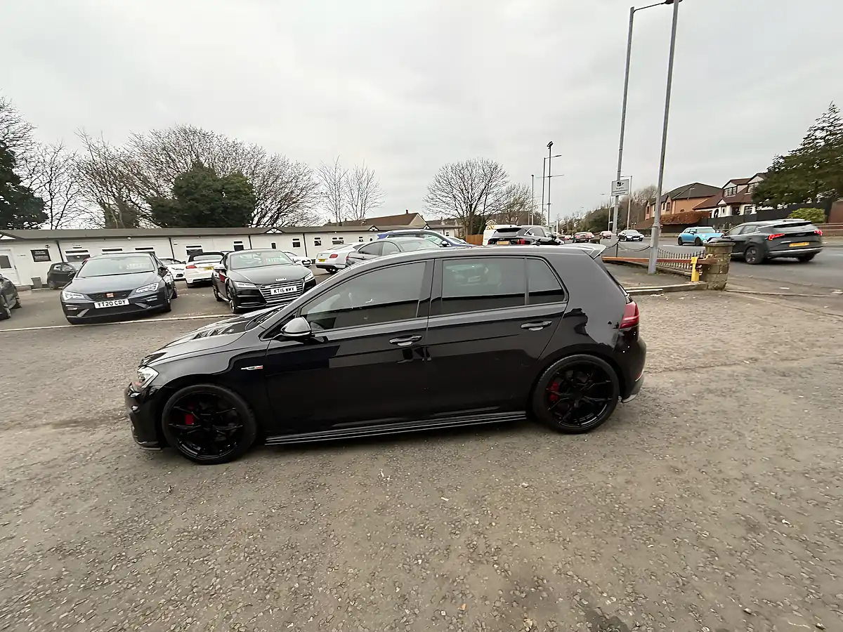 Used 2019 Volkswagen Golf GTI Performance Black - Interior and Exterior details 9