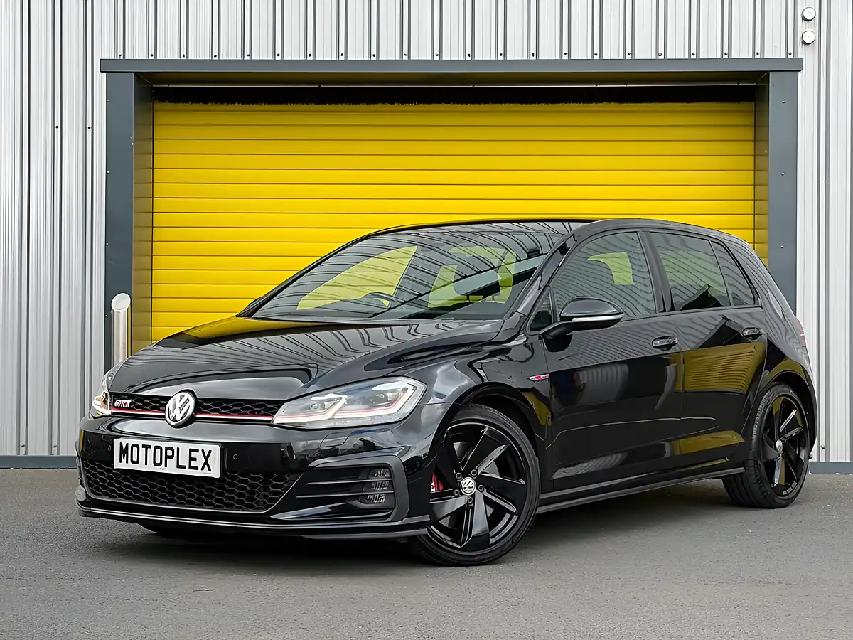 Used 2019 Volkswagen Golf GTI Performance Black - Front View