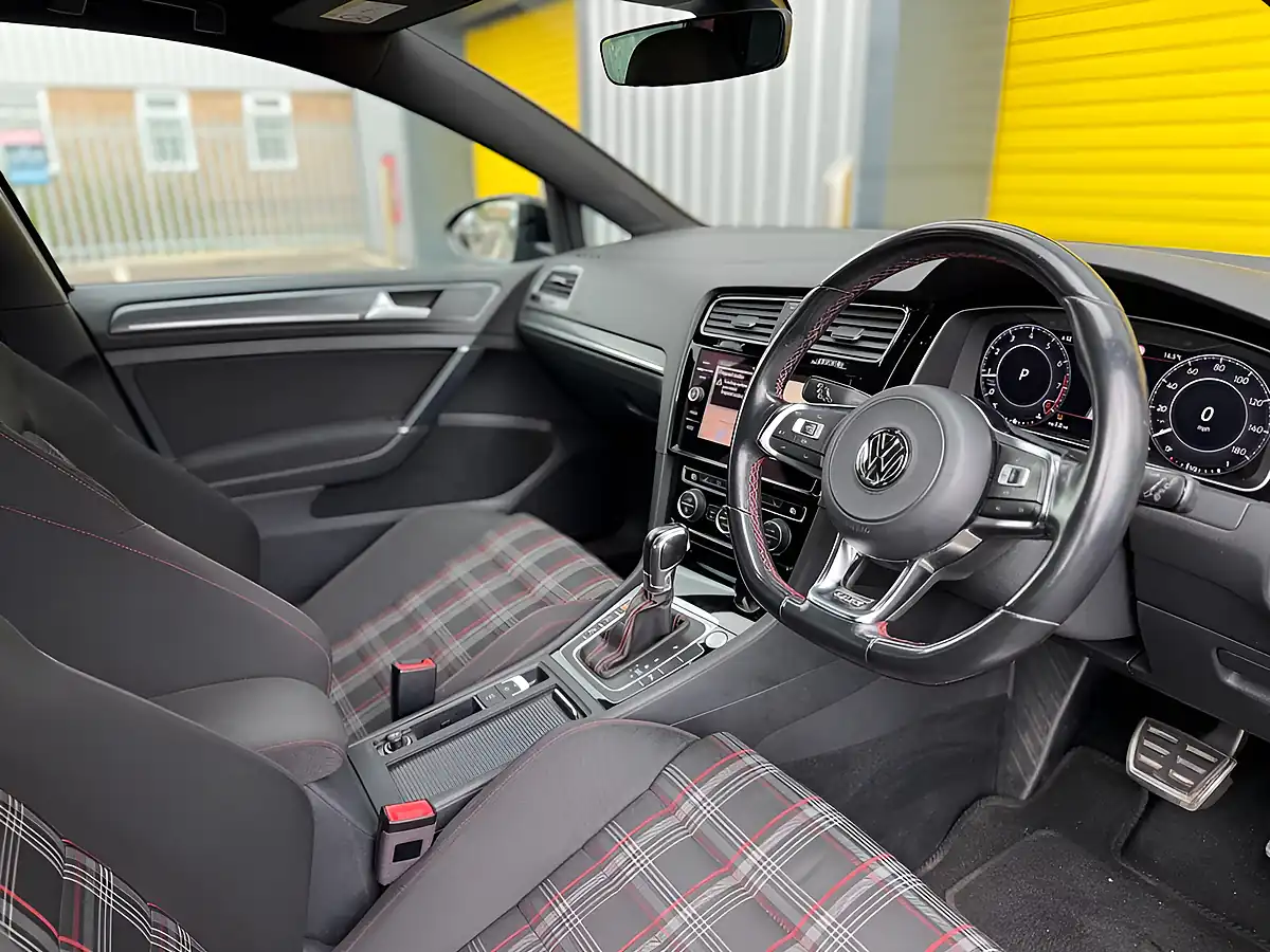 Used 2019 Volkswagen Golf GTI Performance Black - Interior and Exterior details 17