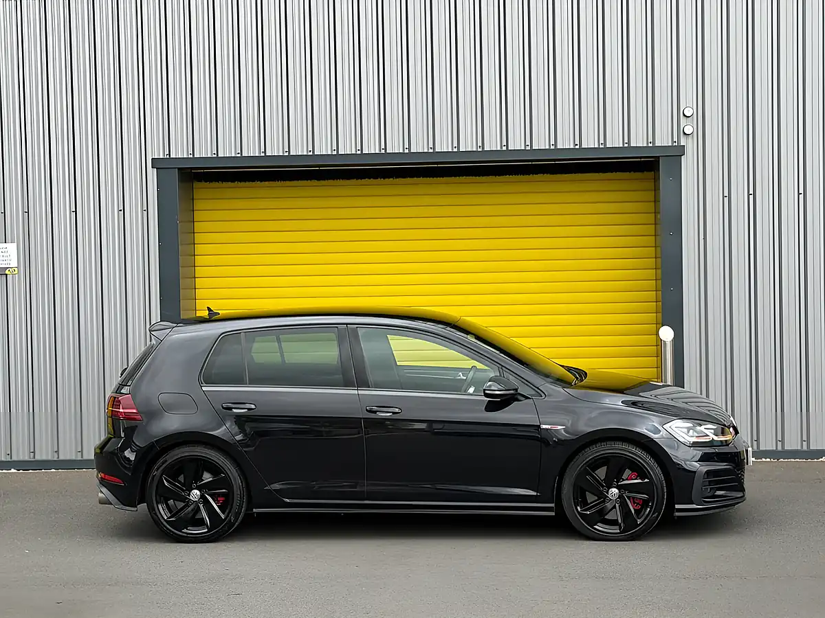 Used 2019 Volkswagen Golf GTI Performance Black - Interior and Exterior details 6