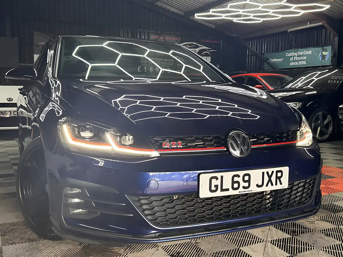 Used 2019 Volkswagen Golf GTI Performance Blue - Front View