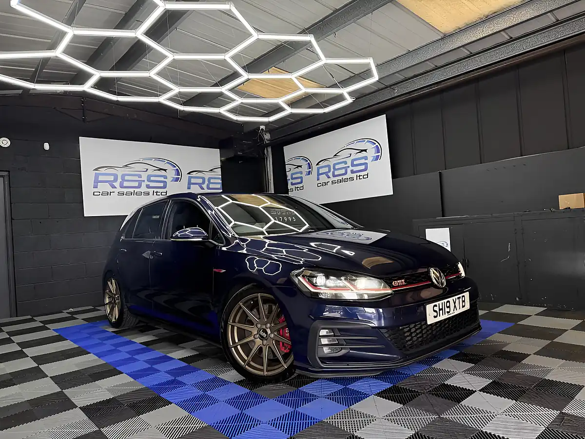 Used 2019 Volkswagen Golf GTI Performance Blue - Front View