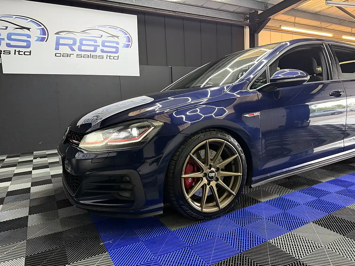 Used 2019 Volkswagen Golf GTI Performance Blue - Interior and Exterior details 16