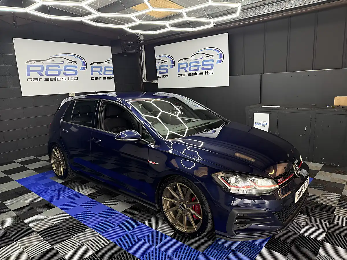 Used 2019 Volkswagen Golf GTI Performance Blue - Interior and Exterior details 5