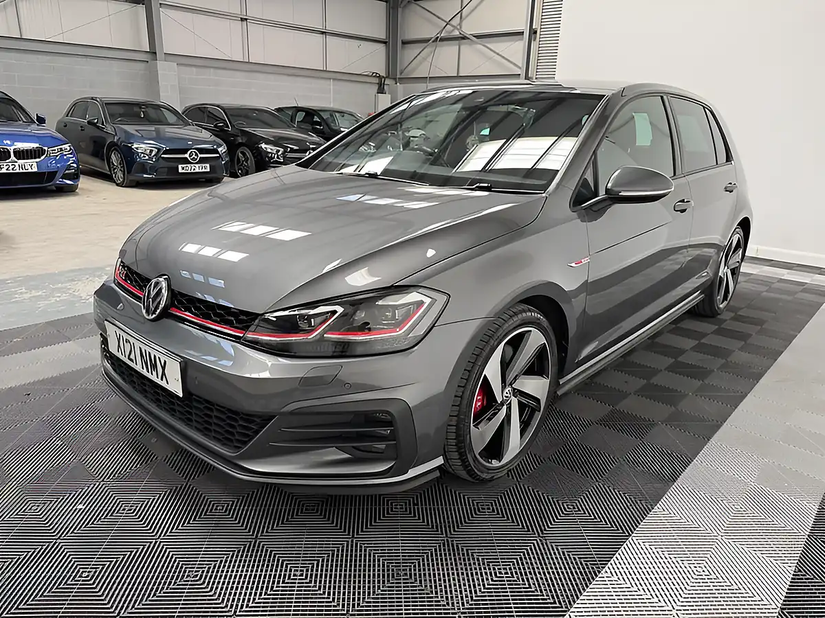 Used 2019 Volkswagen Golf GTI Performance Grey - Interior and Exterior details 4