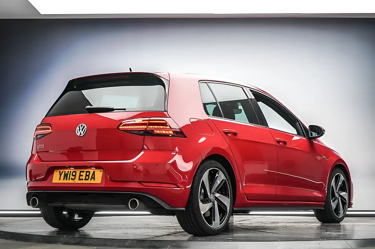 Used 2019 Volkswagen Golf GTI Performance Red - Interior and Exterior details 3