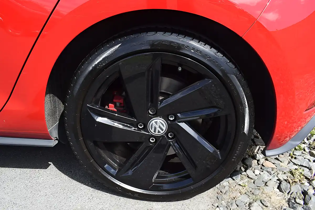 Used 2019 Volkswagen Golf GTI Performance Red - Interior and Exterior details 6