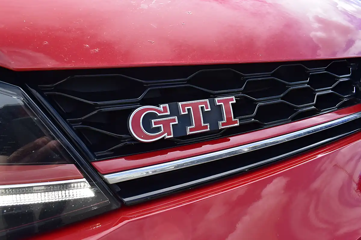 Used 2019 Volkswagen Golf GTI Performance Red - Interior and Exterior details 9