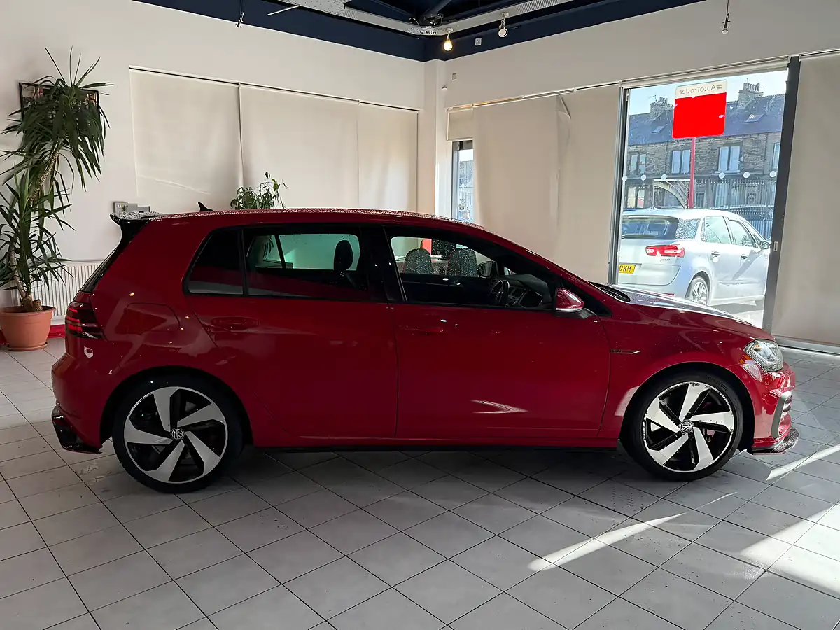 Used 2019 Volkswagen Golf GTI Performance Red - Interior and Exterior details 10