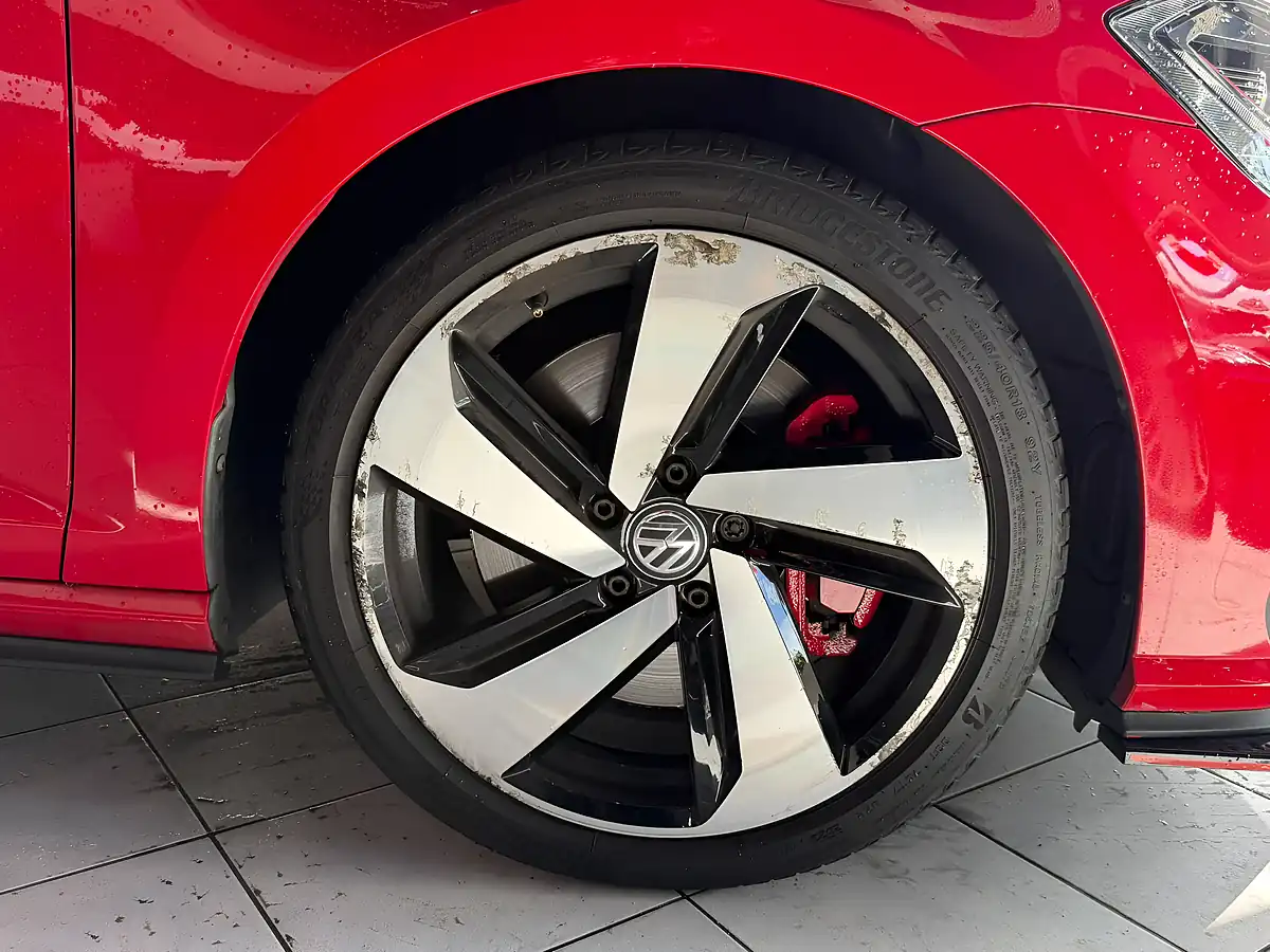 Used 2019 Volkswagen Golf GTI Performance Red - Interior and Exterior details 19