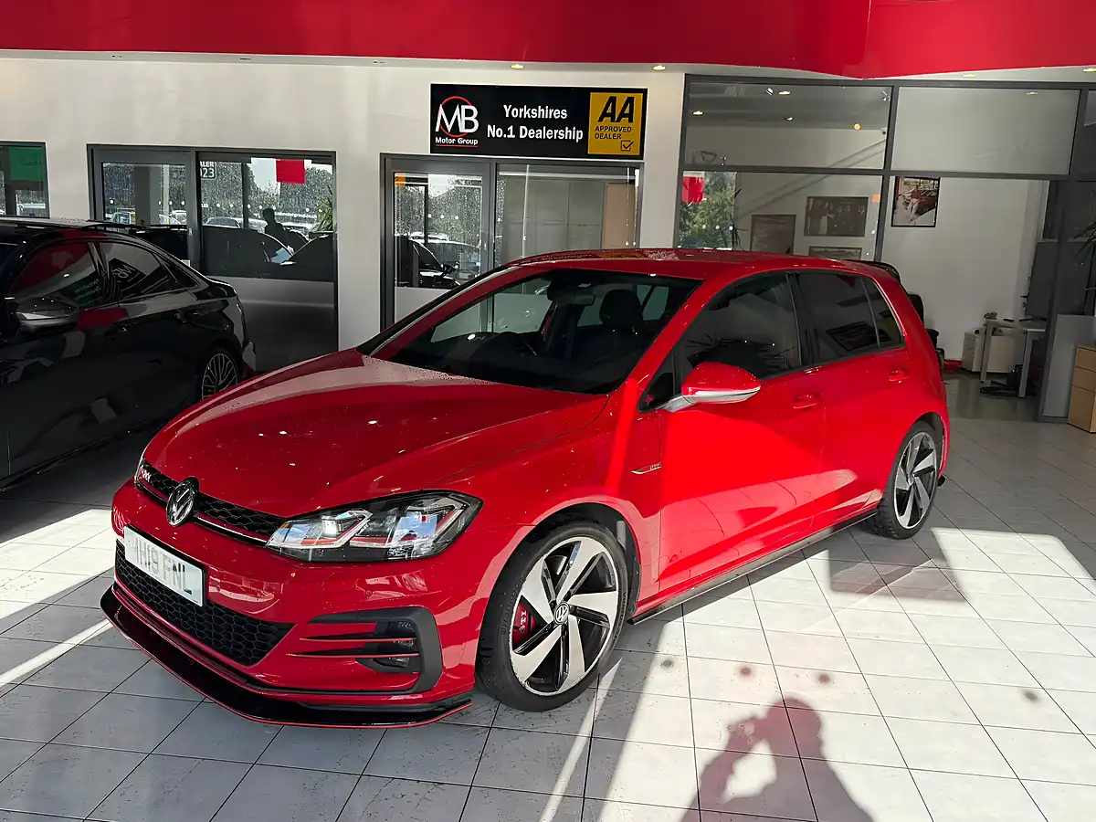 Used 2019 Volkswagen Golf GTI Performance Red - Interior and Exterior details 4