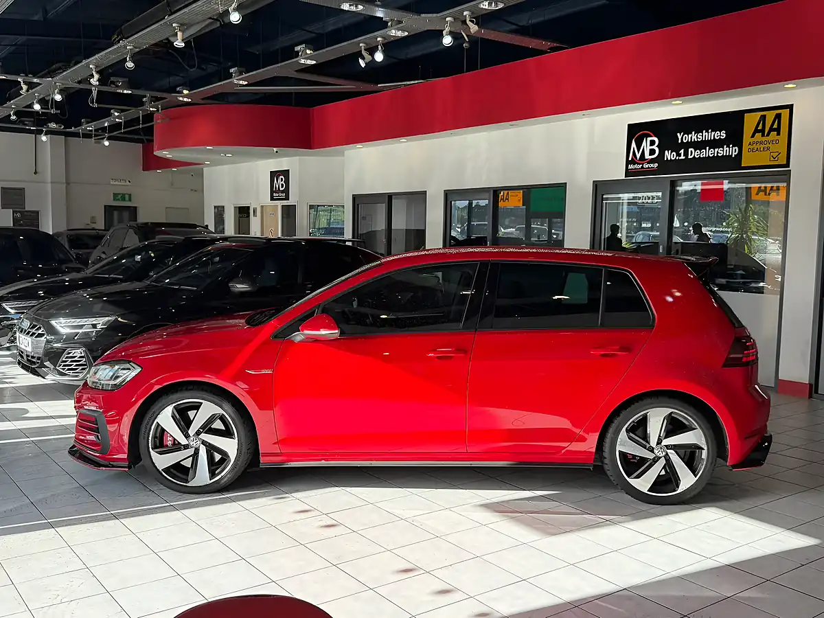 Used 2019 Volkswagen Golf GTI Performance Red - Interior and Exterior details 5