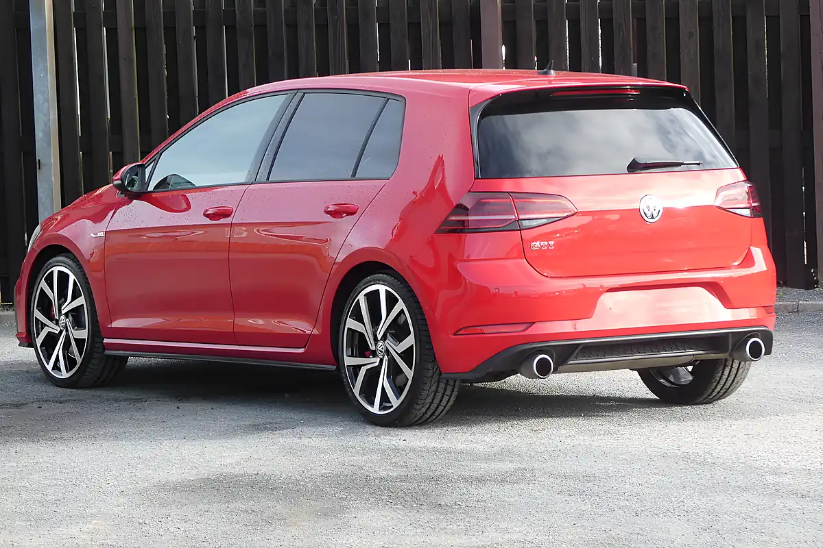 Used 2019 Volkswagen Golf GTI Performance Tornado Red - Interior and Exterior details 4