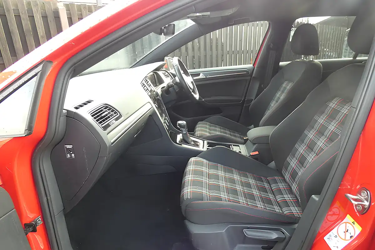 Used 2019 Volkswagen Golf GTI Performance Tornado Red - Interior and Exterior details 9