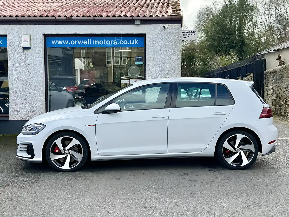 Used 2019 Volkswagen Golf GTI Performance White - Interior and Exterior details 13