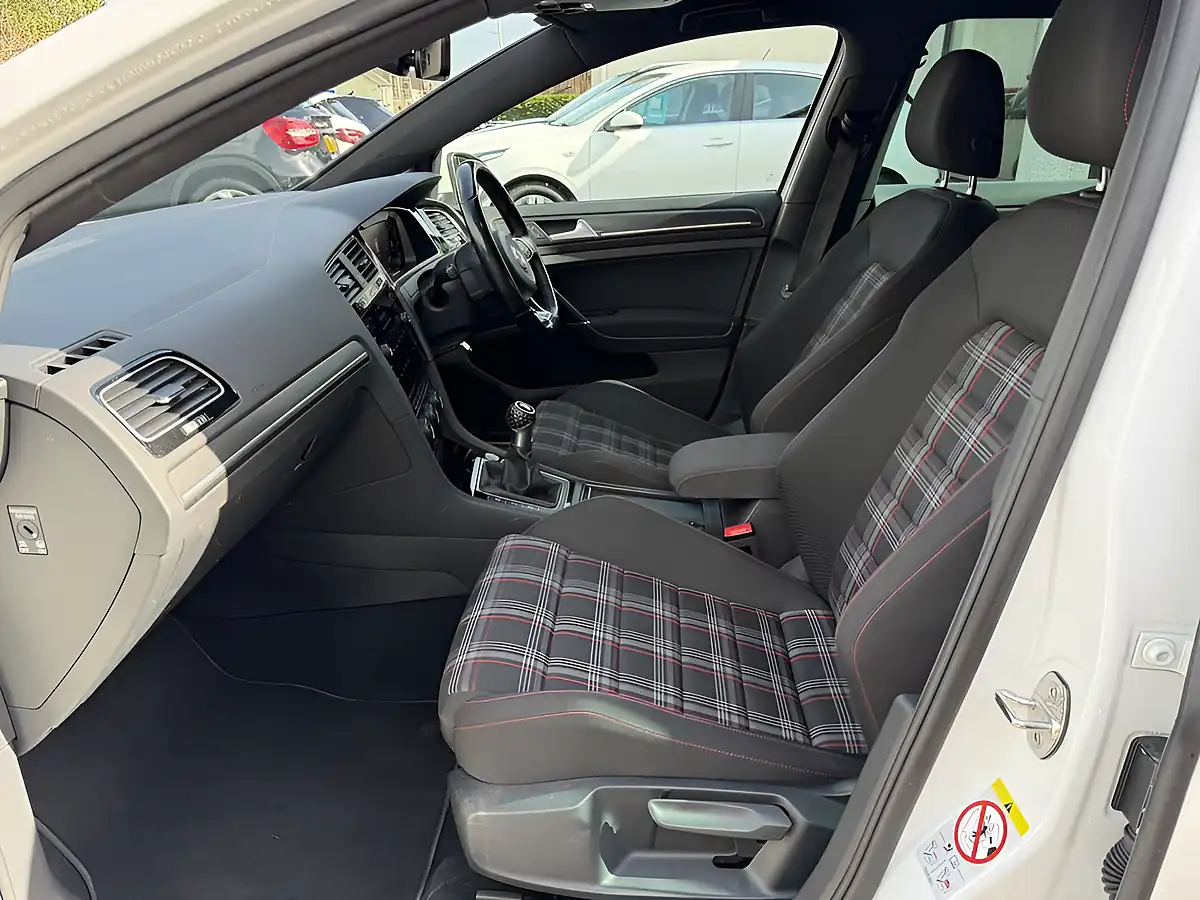 Used 2019 Volkswagen Golf GTI Performance White - Interior and Exterior details 19