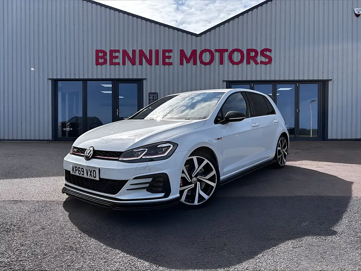 Used 2019 Volkswagen Golf GTI Performance White - Front View