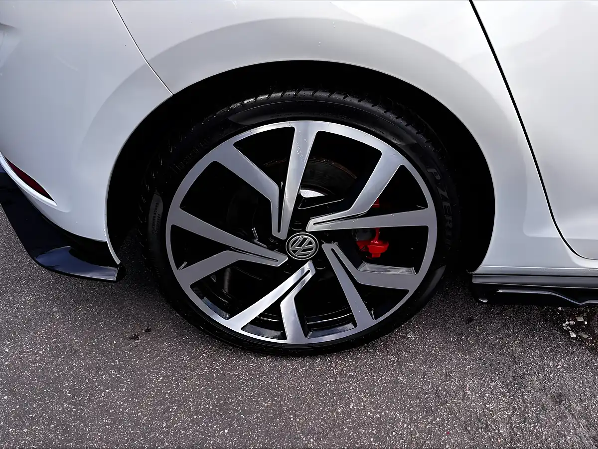 Used 2019 Volkswagen Golf GTI Performance White - Interior and Exterior details 12
