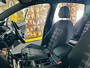 Used 2019 Volkswagen Golf GTI Performance White - Interior and Exterior details 3